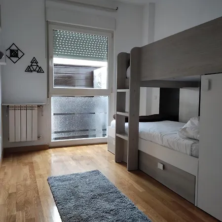 Bajo Con Jardín, Patio, Cenador Y Barbacoa. Apartamento Viveda