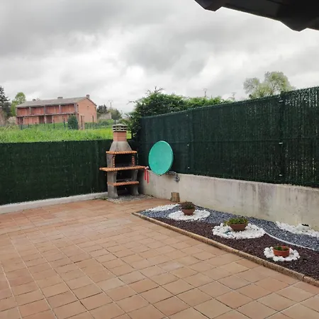 Bajo Con Jardin, Patio, Cenador Y Barbacoa. Apartment Viveda