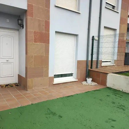 Bajo Con Jardín, Patio, Cenador Y Barbacoa. *