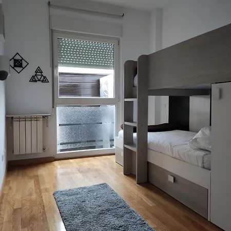 Bajo Con Jardin, Patio, Cenador Y Barbacoa. شقة