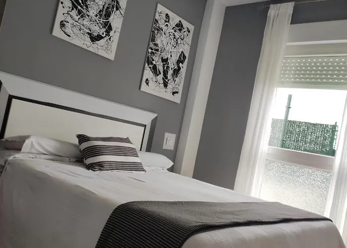 Bajo Con Jardín, Patio, Cenador Y Barbacoa. Apartamento *