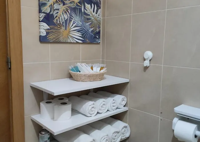 Bajo Con Jardin, Patio, Cenador Y Barbacoa.