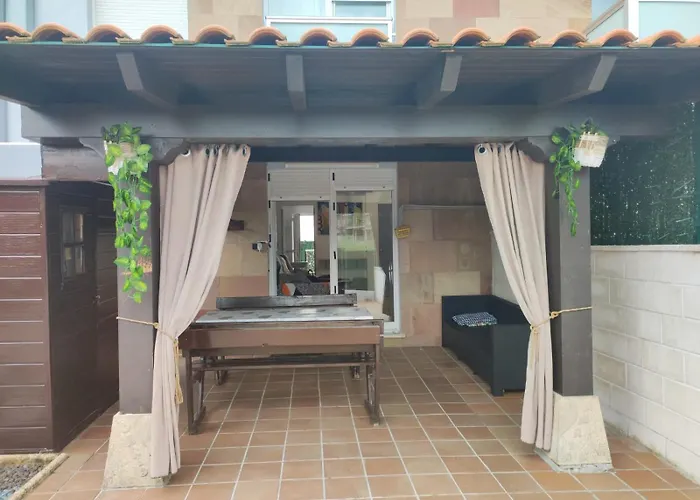 Apartment Bajo Con Jardin, Patio, Cenador Y Barbacoa.