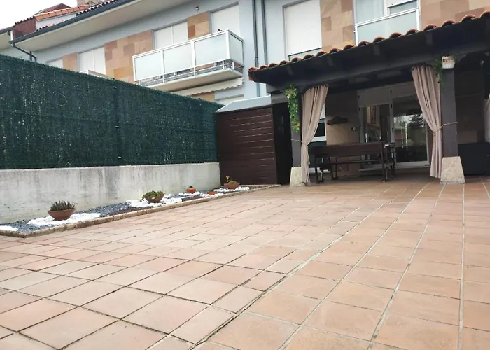 Apartment Bajo Con Jardin, Patio, Cenador Y Barbacoa. *