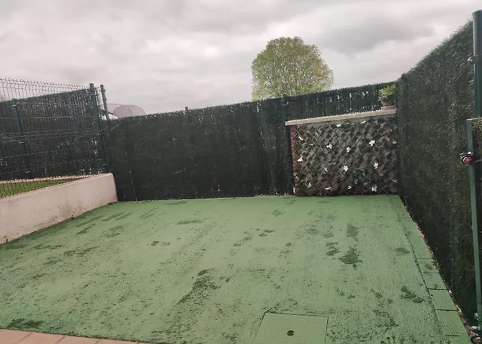 Bajo Con Jardín, Patio, Cenador Y Barbacoa. Viveda