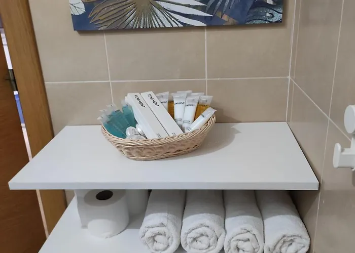 Bajo Con Jardín, Patio, Cenador Y Barbacoa. * Viveda