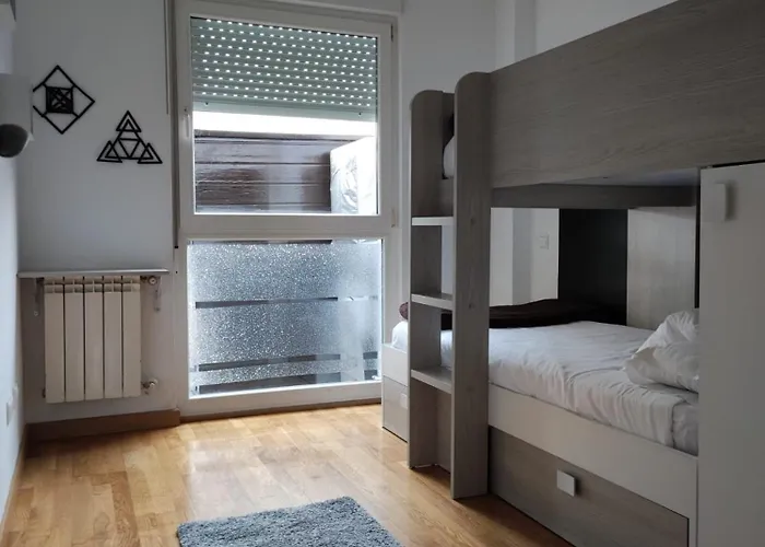 Bajo Con Jardín, Patio, Cenador Y Barbacoa. Apartamento