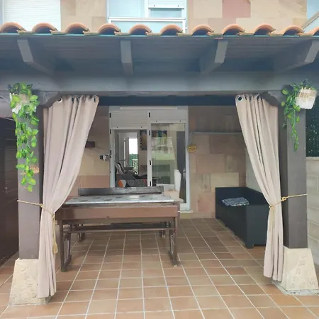 Apartament Bajo Con Jardin, Patio, Cenador Y Barbacoa.